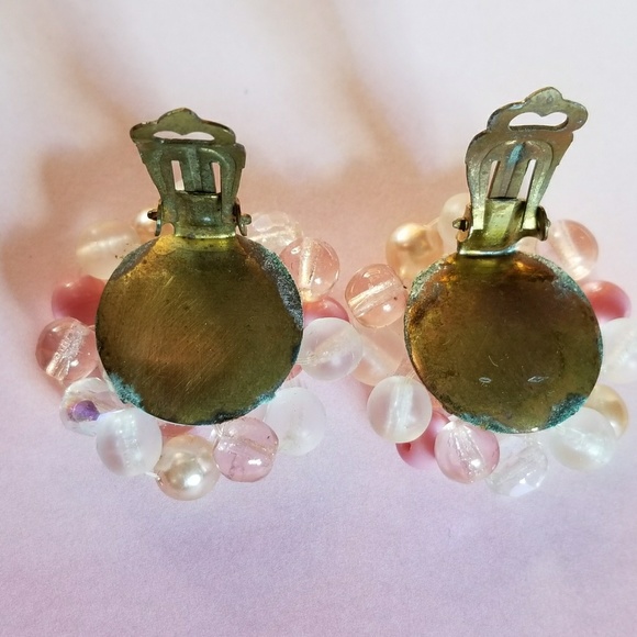 Relisted- vintage bead cluster earrings clip pink - Picture 6 of 6